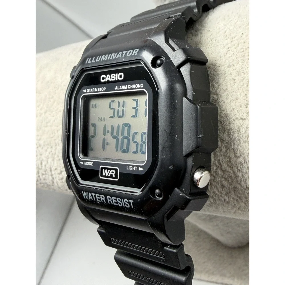 Casio F-108WH Mens Watch 39MM 8.5